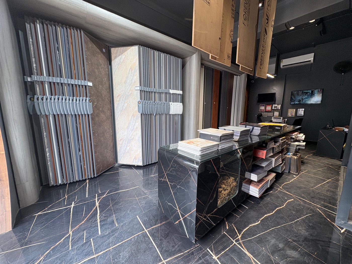 Plywood and laminate display